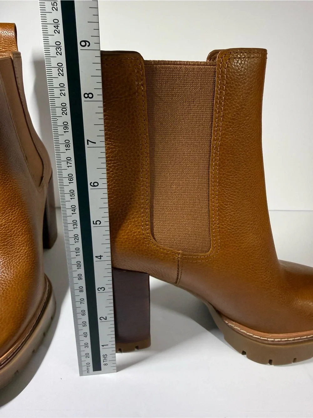 Tory Burch Women’s Chelsea Platform Boot in Cognac Brown size7.5